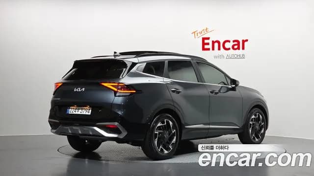 2024 Kia Sportage 5th Gen Gasoline 1.6 Turbo 2WD Sold VIN KNAPV81BGRK261830 – rear exterior 2024 Kia Sportage 5th Gen Gasoline 1.6 Turbo 2WD Sold VIN KNAPV81BGRK261830 – rear exterior