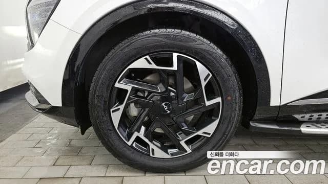 2023 Kia Sportage 5th Gen Gasoline 1.6 Turbo 4WD Sold VIN KNAPV81BHPK103172 – front exterior 2023 Kia Sportage 5th Gen Gasoline 1.6 Turbo 4WD Sold VIN KNAPV81BHPK103172 – front exterior