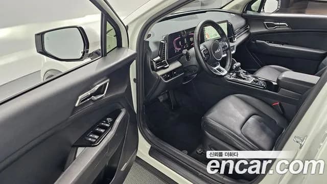 2024 Kia Sportage 5th Gen Diesel 2.0 2WD Sold VIN KNAPV81CBRK240505 – trunk area 2024 Kia Sportage 5th Gen Diesel 2.0 2WD Sold VIN KNAPV81CBRK240505 – trunk area