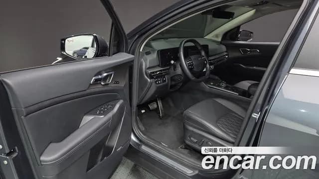 2025 Kia The New Sportage 5th Gen Hybrid HEV 1.6 2WD Sold VIN KNAPX81GBSK215181 – rear exterior 2025 Kia The New Sportage 5th Gen Hybrid HEV 1.6 2WD Sold VIN KNAPX81GBSK215181 – rear exterior