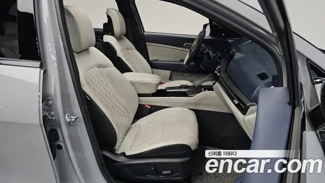 2025 Kia The New Sportage 5th Gen Hybrid HEV 1.6 2WD Sold VIN KNAPX81GBSK257077 – trunk area 2025 Kia The New Sportage 5th Gen Hybrid HEV 1.6 2WD Sold VIN KNAPX81GBSK257077 – trunk area