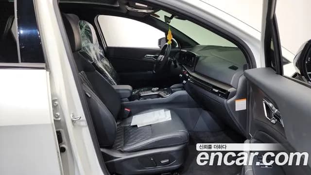 2025 Kia The New Sportage 5th Gen Hybrid HEV 1.6 4WD Sold VIN KNAPX81GDSK260801 – trunk area 2025 Kia The New Sportage 5th Gen Hybrid HEV 1.6 4WD Sold VIN KNAPX81GDSK260801 – trunk area