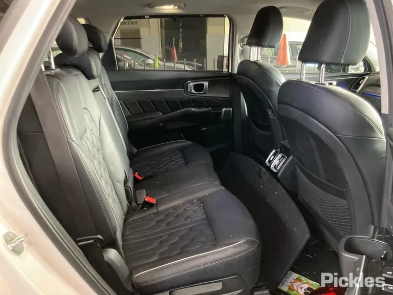 2022 Kia Sorento Used VIN KNARH81BWN5158123 – interior seats 2022 Kia Sorento Used VIN KNARH81BWN5158123 – interior seats