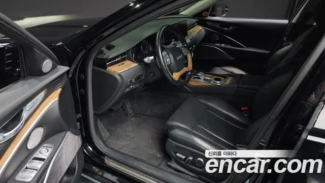 2022 Kia The New K9 2nd Gen 3.8 GDI Sold VIN KNAS1418BNS040404 – exterior detail 2022 Kia The New K9 2nd Gen 3.8 GDI Sold VIN KNAS1418BNS040404 – exterior detail