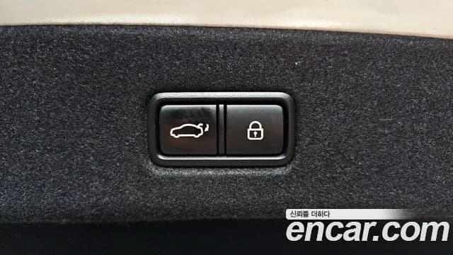 2019 Kia The K9 3.8 GDI Sold VIN KNAS2418BKS007885 – exterior detail 2019 Kia The K9 3.8 GDI Sold VIN KNAS2418BKS007885 – exterior detail