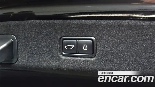 2019 Kia The K9 3.8 GDI Sold VIN KNAS2418BKS011326 – side profile 2019 Kia The K9 3.8 GDI Sold VIN KNAS2418BKS011326 – side profile