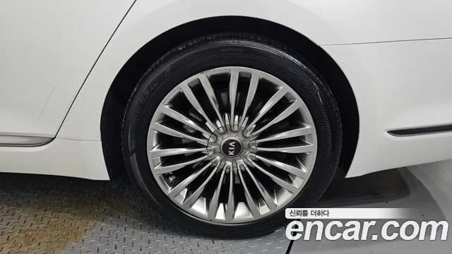 2019 Kia The K9 3.8 GDI Sold VIN KNAS2418BKS017172 – photo 18 2019 Kia The K9 3.8 GDI Sold VIN KNAS2418BKS017172 – photo 18