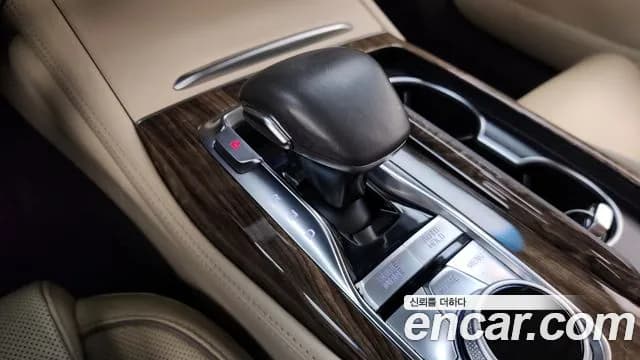 2020 Kia The K9 3.8 GDI Sold VIN KNAS2418BLS023321 – interior seats 2020 Kia The K9 3.8 GDI Sold VIN KNAS2418BLS023321 – interior seats