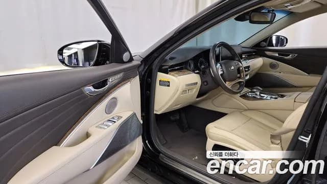 2020 Kia The K9 3.8 GDI Sold VIN KNAS2418BLS023321 – trunk area 2020 Kia The K9 3.8 GDI Sold VIN KNAS2418BLS023321 – trunk area