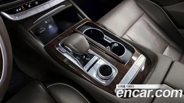 2020 Kia The K9 3.8 GDI Sold VIN KNAS2418BLS023878 – exterior detail 2020 Kia The K9 3.8 GDI Sold VIN KNAS2418BLS023878 – exterior detail