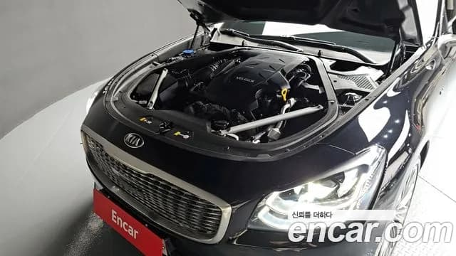 2019 Kia The K9 3.8 GDI AWD Sold VIN KNAS2418DKS002395 – trunk area 2019 Kia The K9 3.8 GDI AWD Sold VIN KNAS2418DKS002395 – trunk area