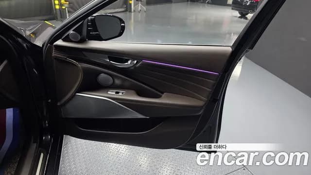2019 Kia The K9 3.8 GDI AWD Sold VIN KNAS2418DKS004219 – exterior detail 2019 Kia The K9 3.8 GDI AWD Sold VIN KNAS2418DKS004219 – exterior detail