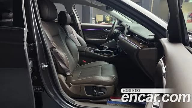 2019 Kia The K9 3.8 GDI AWD Sold VIN KNAS2418DKS004219 – trunk area 2019 Kia The K9 3.8 GDI AWD Sold VIN KNAS2418DKS004219 – trunk area