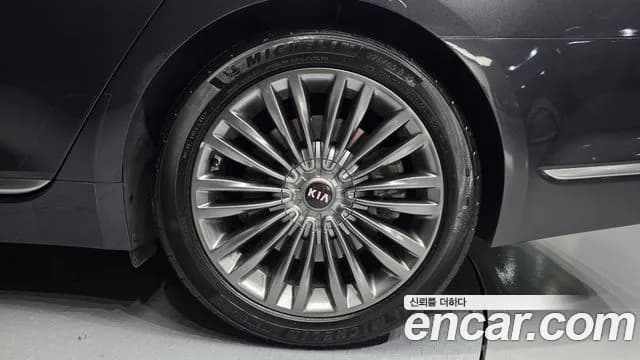 2019 Kia The K9 3.8 GDI AWD Sold VIN KNAS2418DKS004219 – photo 29 2019 Kia The K9 3.8 GDI AWD Sold VIN KNAS2418DKS004219 – photo 29