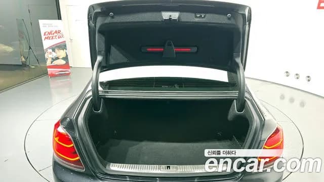 2019 Kia The K9 3.8 GDI AWD Sold VIN KNAS2418DKS005395 – trunk area 2019 Kia The K9 3.8 GDI AWD Sold VIN KNAS2418DKS005395 – trunk area
