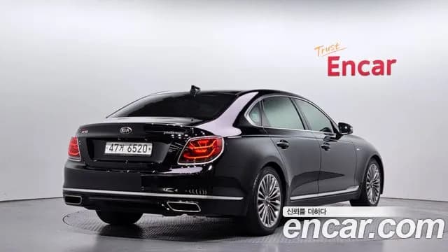 2019 Kia The K9 3.8 GDI Sold VIN KNAS2418DKS005585 – trunk area 2019 Kia The K9 3.8 GDI Sold VIN KNAS2418DKS005585 – trunk area