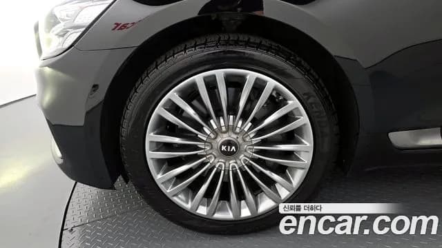 2019 Kia The K9 3.8 GDI AWD Sold VIN KNAS2418DKS005645 – exterior detail 2019 Kia The K9 3.8 GDI AWD Sold VIN KNAS2418DKS005645 – exterior detail