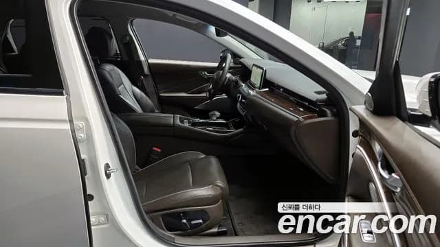 2019 Kia The K9 3.8 GDI AWD Sold VIN KNAS2418DKS010205 – interior seats 2019 Kia The K9 3.8 GDI AWD Sold VIN KNAS2418DKS010205 – interior seats
