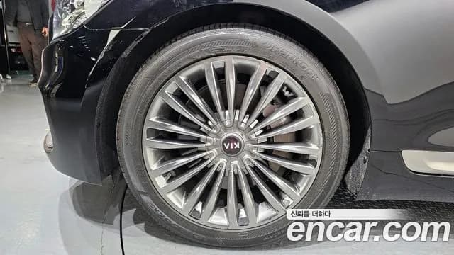 2019 Kia The K9 3.8 GDI AWD Sold VIN KNAS2418DKS012401 – front exterior 2019 Kia The K9 3.8 GDI AWD Sold VIN KNAS2418DKS012401 – front exterior