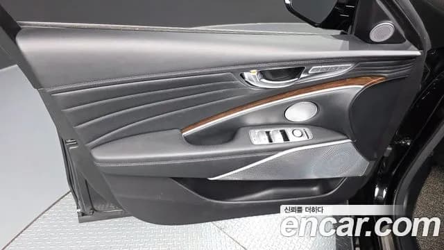 2019 Kia The K9 3.8 GDI AWD Sold VIN KNAS2418DKS016440 – exterior detail 2019 Kia The K9 3.8 GDI AWD Sold VIN KNAS2418DKS016440 – exterior detail