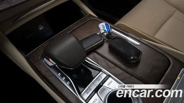 2019 Kia The K9 3.8 GDI AWD Sold VIN KNAS2418DKS016794 – rear exterior 2019 Kia The K9 3.8 GDI AWD Sold VIN KNAS2418DKS016794 – rear exterior