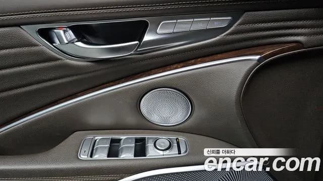 2019 Kia The K9 3.8 GDI AWD Sold VIN KNAS2418DKS016967 – exterior detail 2019 Kia The K9 3.8 GDI AWD Sold VIN KNAS2418DKS016967 – exterior detail