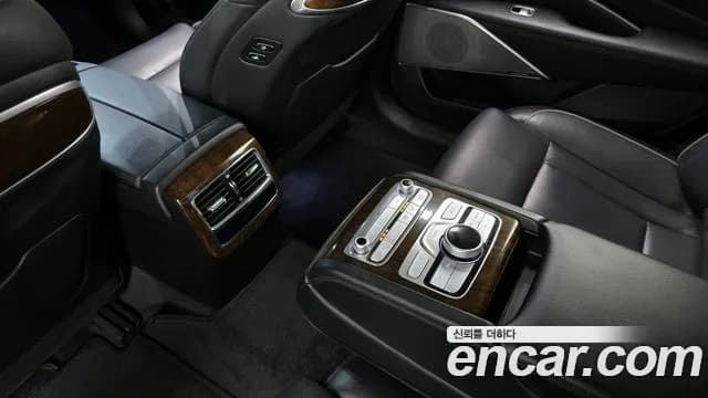 2020 Kia The K9 3.8 GDI AWD Sold VIN KNAS2418DLS022598 – interior seats 2020 Kia The K9 3.8 GDI AWD Sold VIN KNAS2418DLS022598 – interior seats