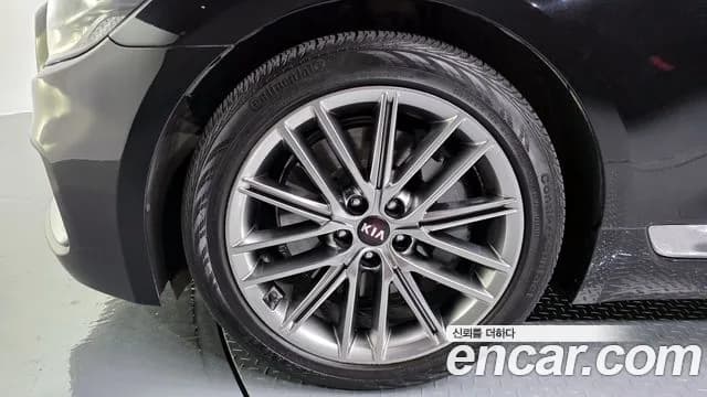 2020 Kia The K9 3.8 GDI AWD Sold VIN KNAS2418DLS025266 – side profile 2020 Kia The K9 3.8 GDI AWD Sold VIN KNAS2418DLS025266 – side profile