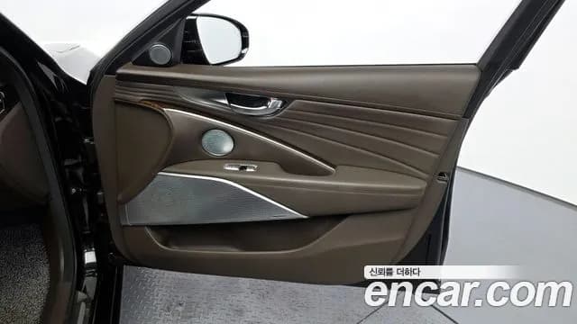 2020 Kia The K9 3.8 GDI AWD Sold VIN KNAS2418DLS027157 – trunk area 2020 Kia The K9 3.8 GDI AWD Sold VIN KNAS2418DLS027157 – trunk area