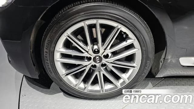 2021 Kia The K9 3.8 GDI AWD Sold VIN KNAS2418DMS028614 – trunk area 2021 Kia The K9 3.8 GDI AWD Sold VIN KNAS2418DMS028614 – trunk area