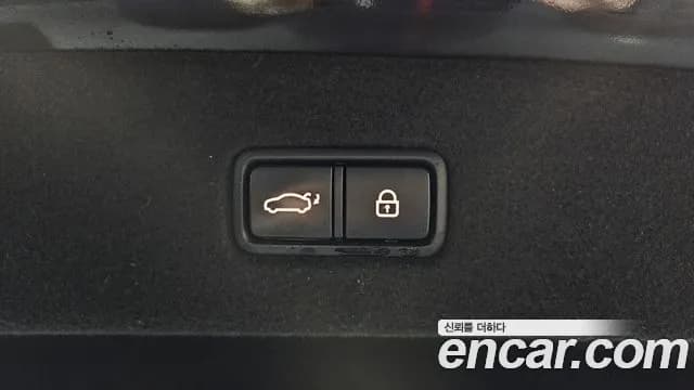 2021 Kia The K9 3.8 GDI AWD Sold VIN KNAS2418DMS029357 – rear exterior 2021 Kia The K9 3.8 GDI AWD Sold VIN KNAS2418DMS029357 – rear exterior