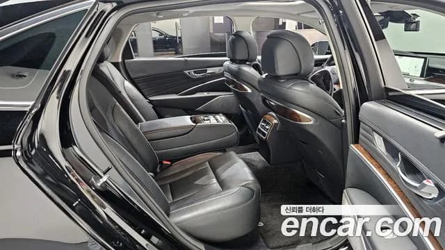 2021 Kia The K9 3.8 GDI AWD Sold VIN KNAS2418DMS032772 – trunk area 2021 Kia The K9 3.8 GDI AWD Sold VIN KNAS2418DMS032772 – trunk area