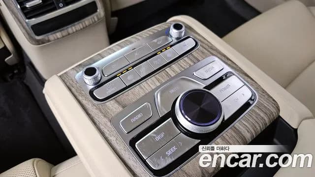 2022 Kia The New K9 2nd Gen 3.8 GDI AWD Sold VIN KNAS2418DNS041745 – interior seats 2022 Kia The New K9 2nd Gen 3.8 GDI AWD Sold VIN KNAS2418DNS041745 – interior seats
