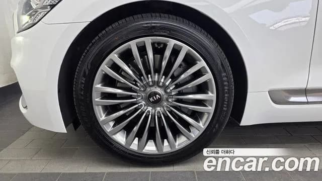 2019 Kia The K9 3.8 GDI AWD Sold VIN KNAS3418DKS000573 – photo 11 2019 Kia The K9 3.8 GDI AWD Sold VIN KNAS3418DKS000573 – photo 11