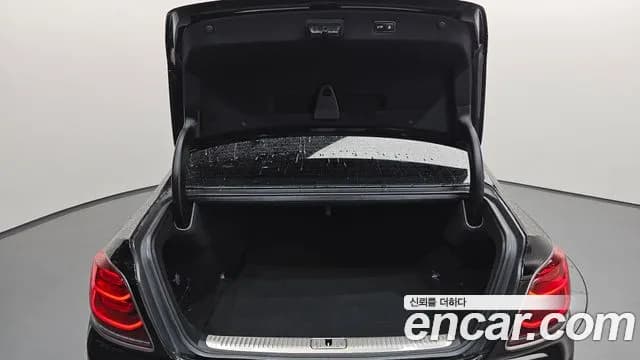 2019 Kia The K9 3.8 GDI AWD Sold VIN KNAS3418DKS004903 – exterior detail 2019 Kia The K9 3.8 GDI AWD Sold VIN KNAS3418DKS004903 – exterior detail