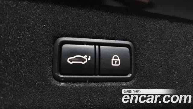 2019 Kia The K9 3.8 GDI AWD Sold VIN KNAS3418DKS015101 – rear exterior 2019 Kia The K9 3.8 GDI AWD Sold VIN KNAS3418DKS015101 – rear exterior