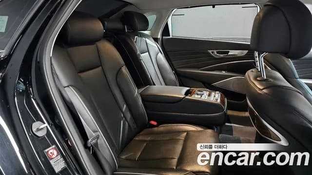 2019 Kia The K9 3.8 GDI AWD Sold VIN KNAS3418DKS015101 – interior seats 2019 Kia The K9 3.8 GDI AWD Sold VIN KNAS3418DKS015101 – interior seats