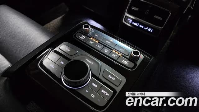 2020 Kia The K9 3.8 GDI AWD Sold VIN KNAS3418DLS024644 – front exterior 2020 Kia The K9 3.8 GDI AWD Sold VIN KNAS3418DLS024644 – front exterior