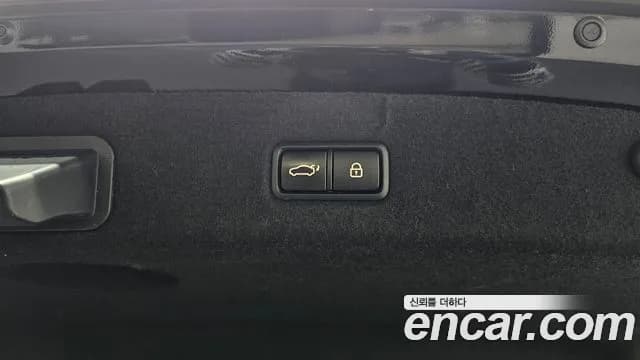 2021 Kia The K9 3.8 GDI AWD Sold VIN KNAS3418DMS030839 – exterior detail 2021 Kia The K9 3.8 GDI AWD Sold VIN KNAS3418DMS030839 – exterior detail