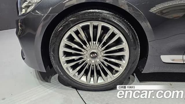 2019 Kia The K9 3.3 T-GDI AWD Sold VIN KNAS5416DKS001215 – front exterior 2019 Kia The K9 3.3 T-GDI AWD Sold VIN KNAS5416DKS001215 – front exterior