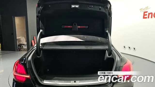 2022 Kia The New K9 2nd Gen 3.8 GDI AWD Sold VIN KNAS5418DNS040993 – trunk area 2022 Kia The New K9 2nd Gen 3.8 GDI AWD Sold VIN KNAS5418DNS040993 – trunk area