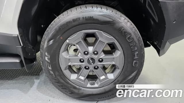2026 Kia Tasman 2.5T Gasoline 4WD Sold VIN KNCSFY7BDTA004746 – trunk area 2026 Kia Tasman 2.5T Gasoline 4WD Sold VIN KNCSFY7BDTA004746 – trunk area
