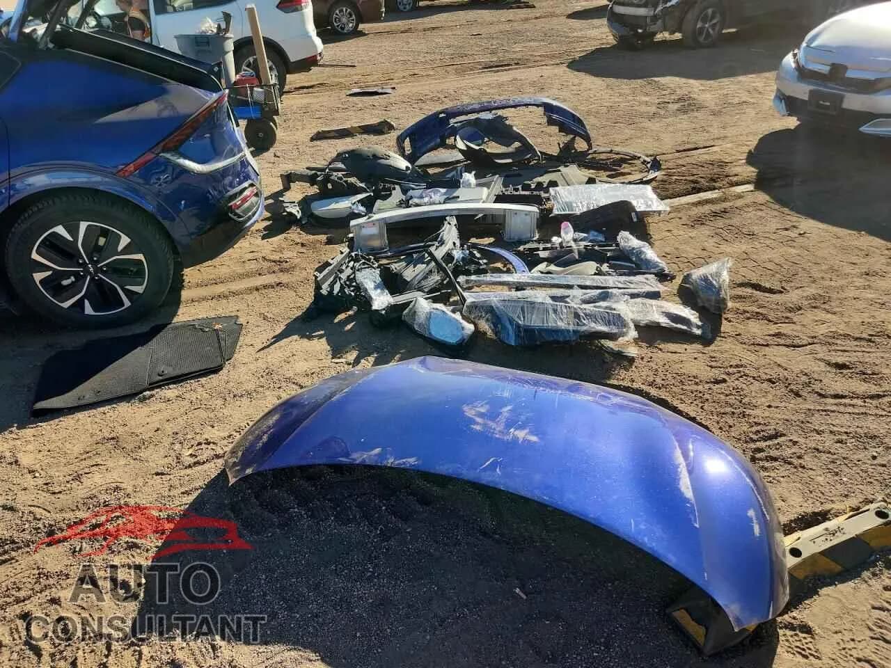 2022 KIA EV6 GT LIN Damaged VIN KNDC44LA1N5026565 – photo 12 2022 KIA EV6 GT LIN Damaged VIN KNDC44LA1N5026565 – photo 12