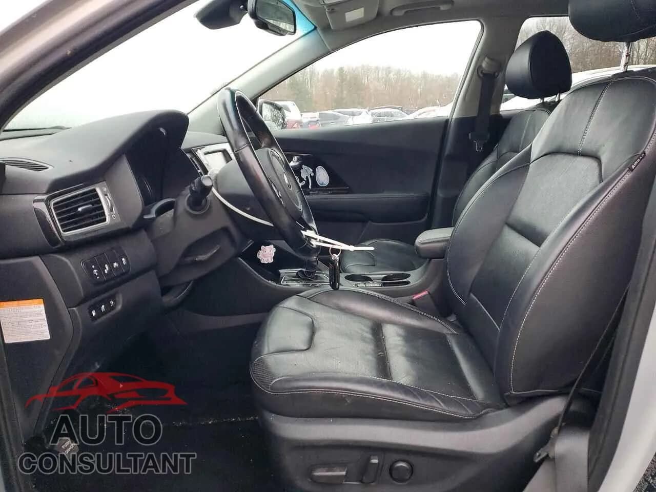 2019 KIA NIRO PLUG-IN HYBRID Used VIN KNDCC3LDXK5315740 – exterior detail 2019 KIA NIRO PLUG-IN HYBRID Used VIN KNDCC3LDXK5315740 – exterior detail