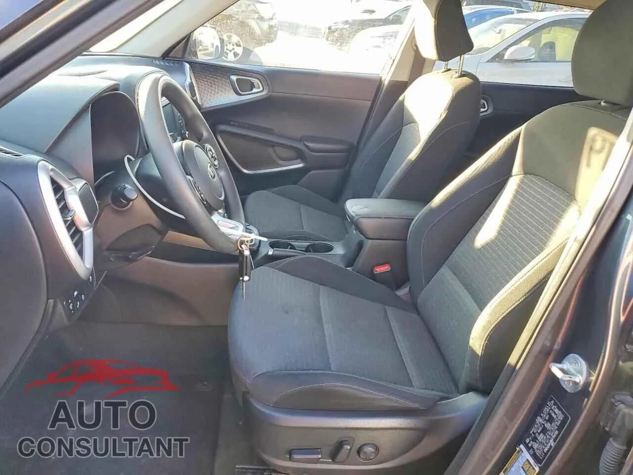 2021 KIA SOUL Damaged VIN KNDJ23AU6M7754759 – exterior detail 2021 KIA SOUL Damaged VIN KNDJ23AU6M7754759 – exterior detail