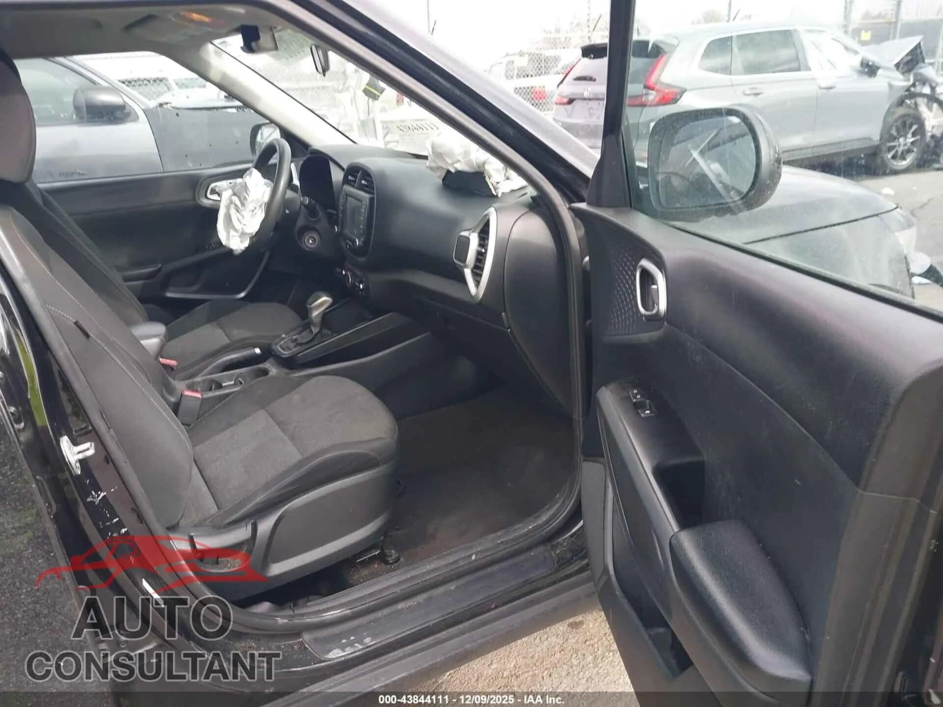 2021 KIA SOUL Damaged VIN KNDJ23AU6M7766488 – interior seats 2021 KIA SOUL Damaged VIN KNDJ23AU6M7766488 – interior seats