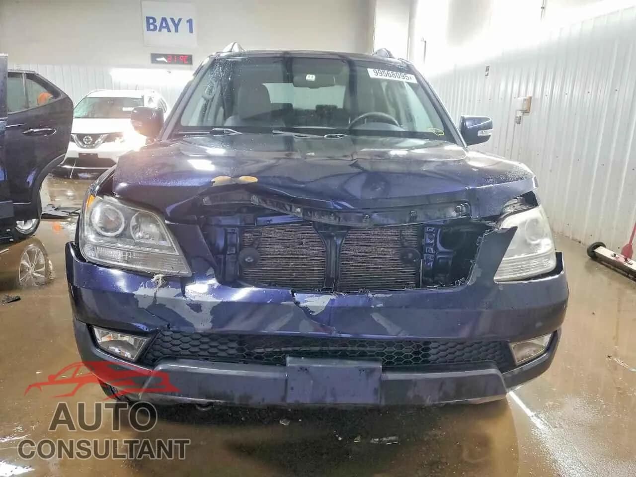 2009 KIA BORREGO Damaged VIN KNDJH741195017253 – interior seats 2009 KIA BORREGO Damaged VIN KNDJH741195017253 – interior seats