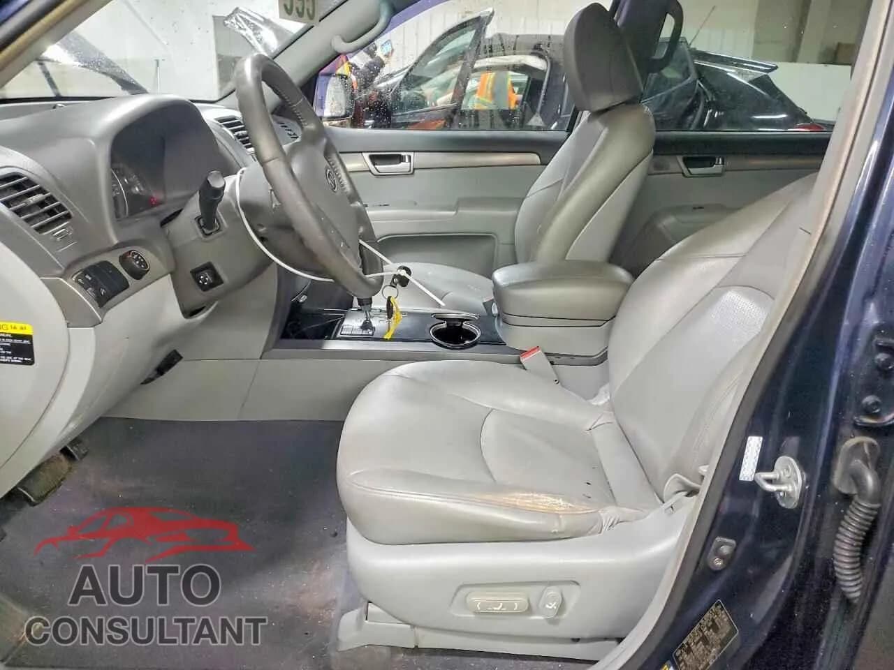 2009 KIA BORREGO Damaged VIN KNDJH741195017253 – exterior detail 2009 KIA BORREGO Damaged VIN KNDJH741195017253 – exterior detail