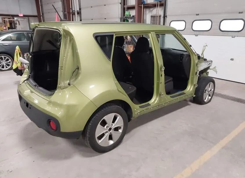 2015 KIA Soul Used VIN KNDJP3A55F7784140 – rear exterior 2015 KIA Soul Used VIN KNDJP3A55F7784140 – rear exterior