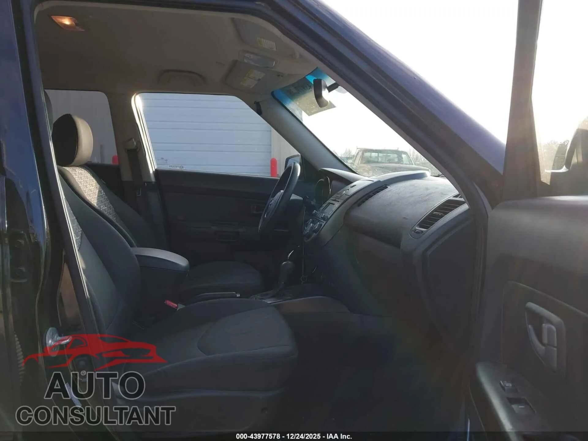 2011 KIA SOUL Damaged VIN KNDJT2A28B7198733 – interior seats 2011 KIA SOUL Damaged VIN KNDJT2A28B7198733 – interior seats